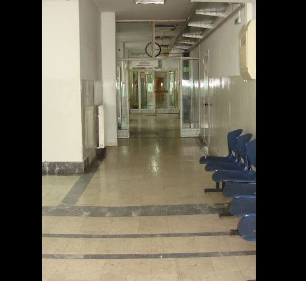 Tetë pacientë me COVID-19 në gjendje të rëndë po trajtohen në Spitalin e Pejës