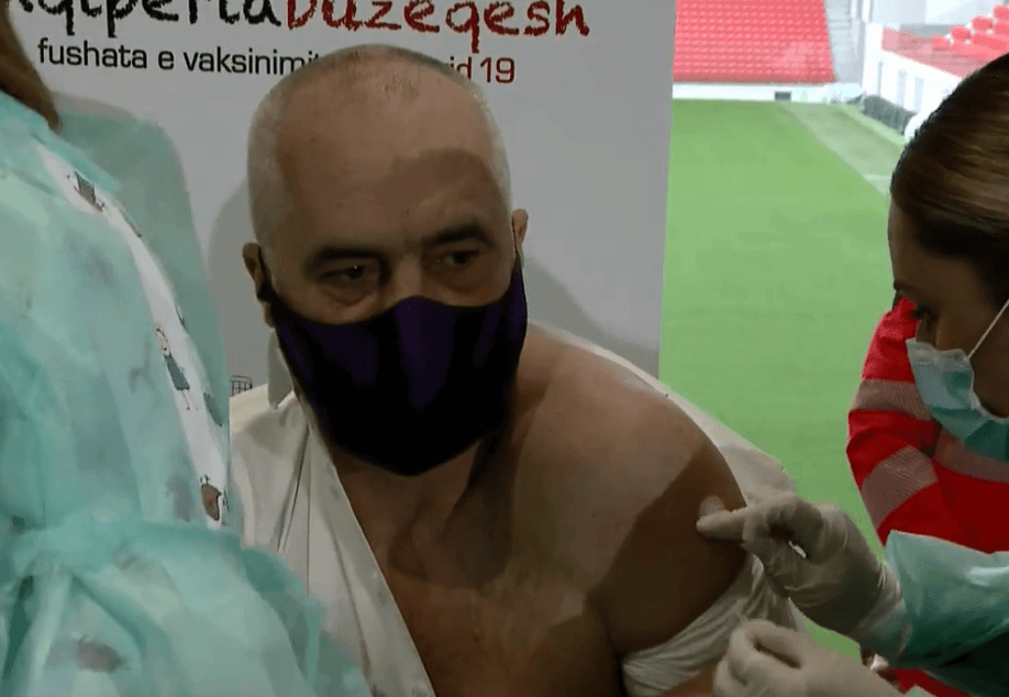 Rama: Komunikojmë shtatë herë në ditë me Pfizer për vaksinat