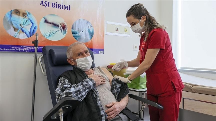 Mbi 2 milionë njerëz të vaksinuar kundër COVID-19 në Turqi