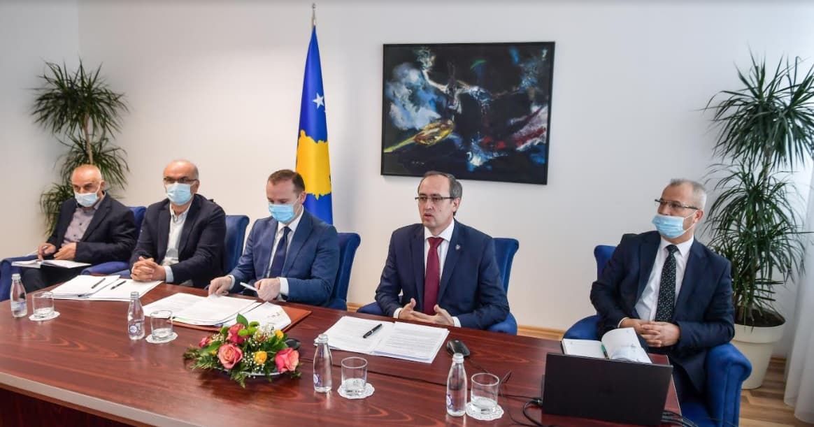 Hoti kërkoi nga kryetarët e komunave të mbajnë sistemin të mobilizuar përmes shtabeve lokale