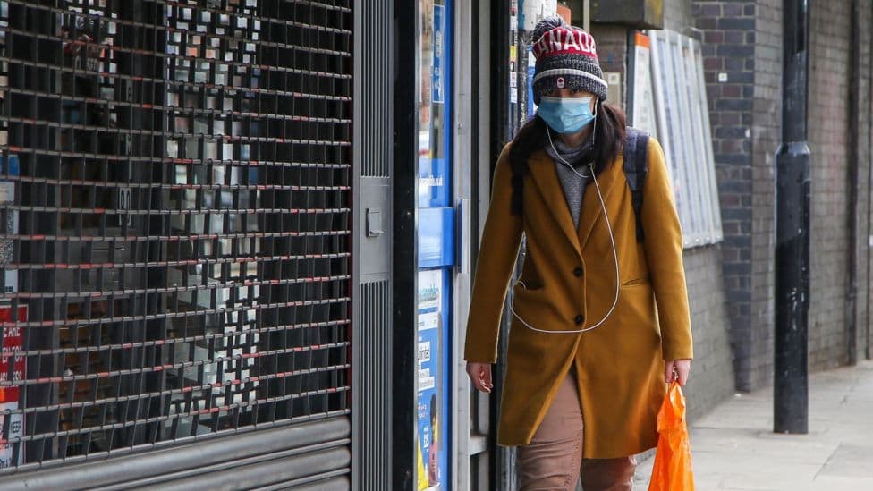 Bartja e maskës dhe mbajtja e distancës mund të zgjasin me vite