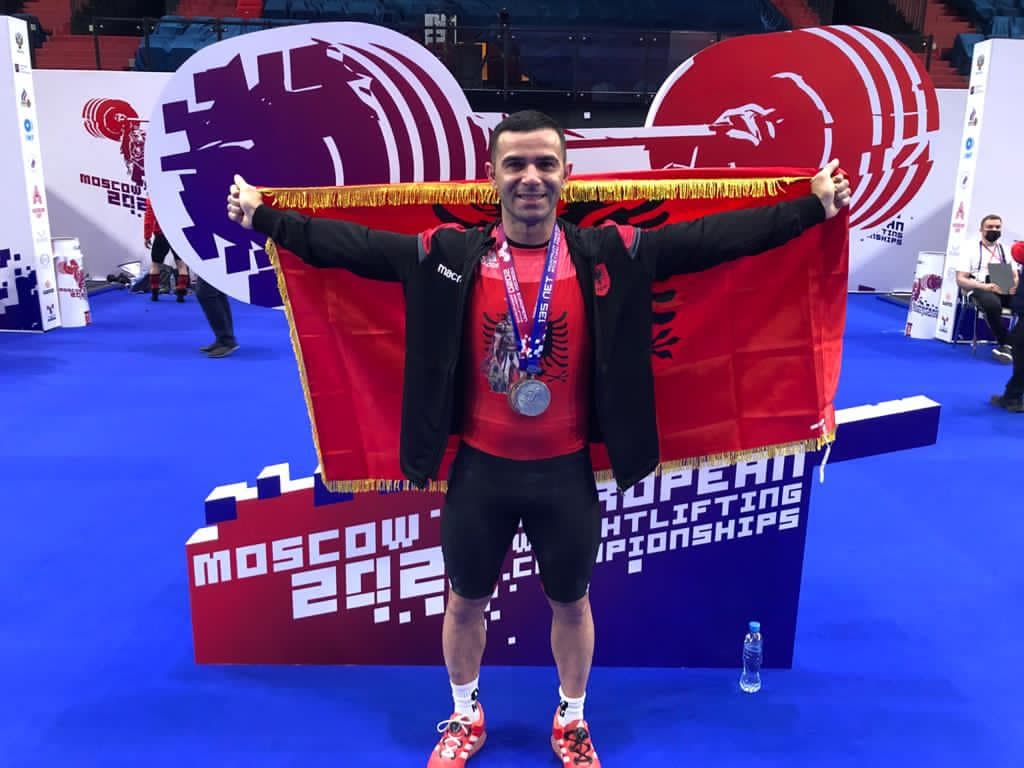 Briken Calja fiton dy medalje në Kampionatin Europian në Moskë