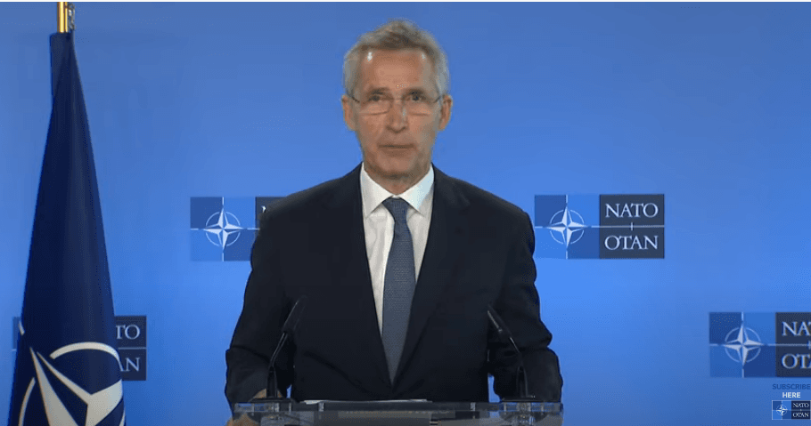 Stoltenberg: NATO ofron ndihmë të mëtejshme për aleatët në krizën e emigrantëve në Bjellorusi