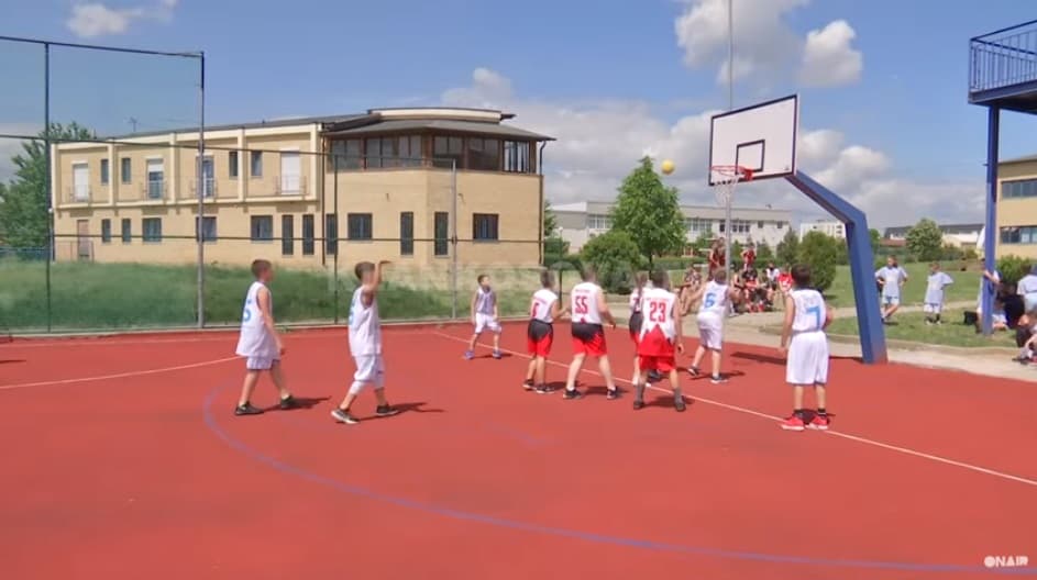 Mbahet për herë të parë festivali i minibasketbollit në Prishtinë (VIDEO)