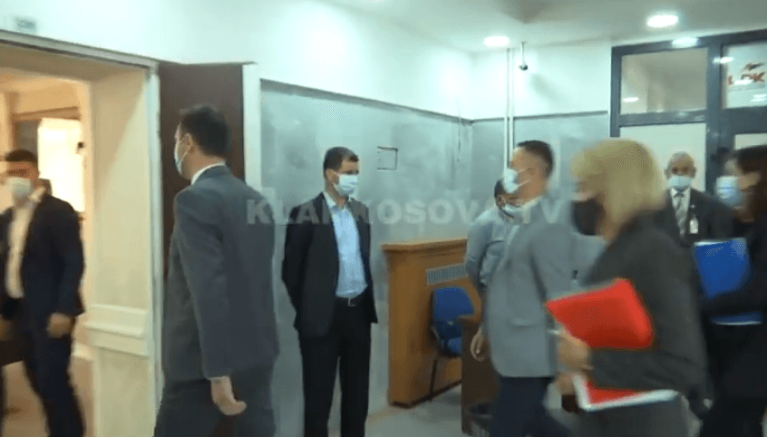 VV kundër AAK-së, refuzon faljen e gjobave për bizneset - 31.05.2021 - Klan Kosova