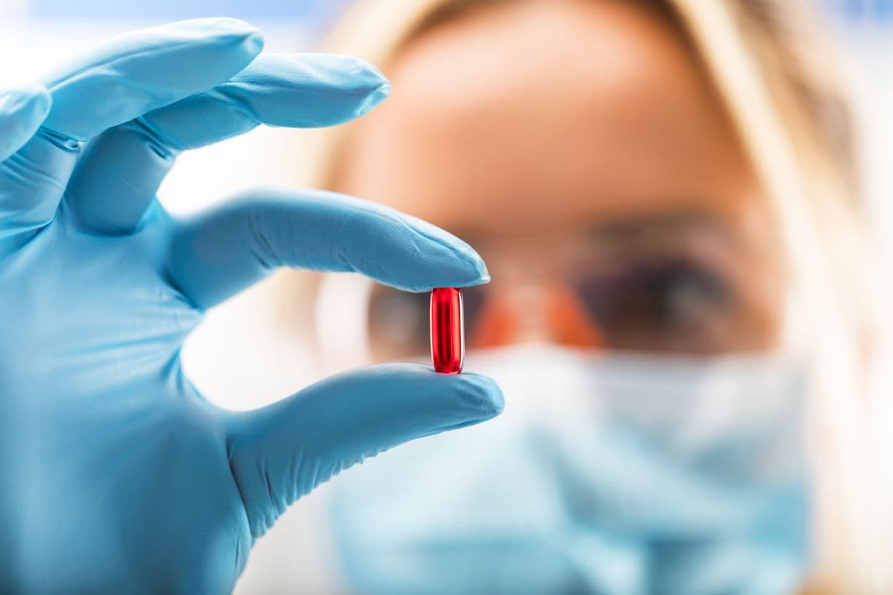 Pfizer parashikon që në fund të vitit të jenë gati pilulat antivirale ndaj COVID-19