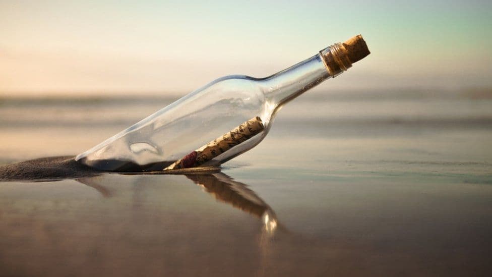 Mesazhi i lënë në shishe më 2018 gjendet në Atlantik