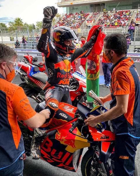 Oliveira e fiton garën e Spanjës në Moto GP