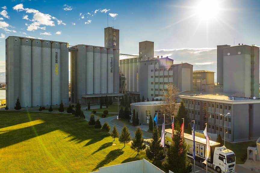 Sukses i ri i M&Sillosi, mbledh të korrurat e rreth 15 mijë fermerëve kosovarë (VIDEO)