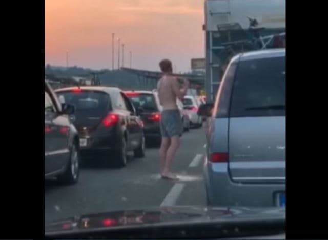 I riu lahet derisa po priste në kufirin kroat (VIDEO)