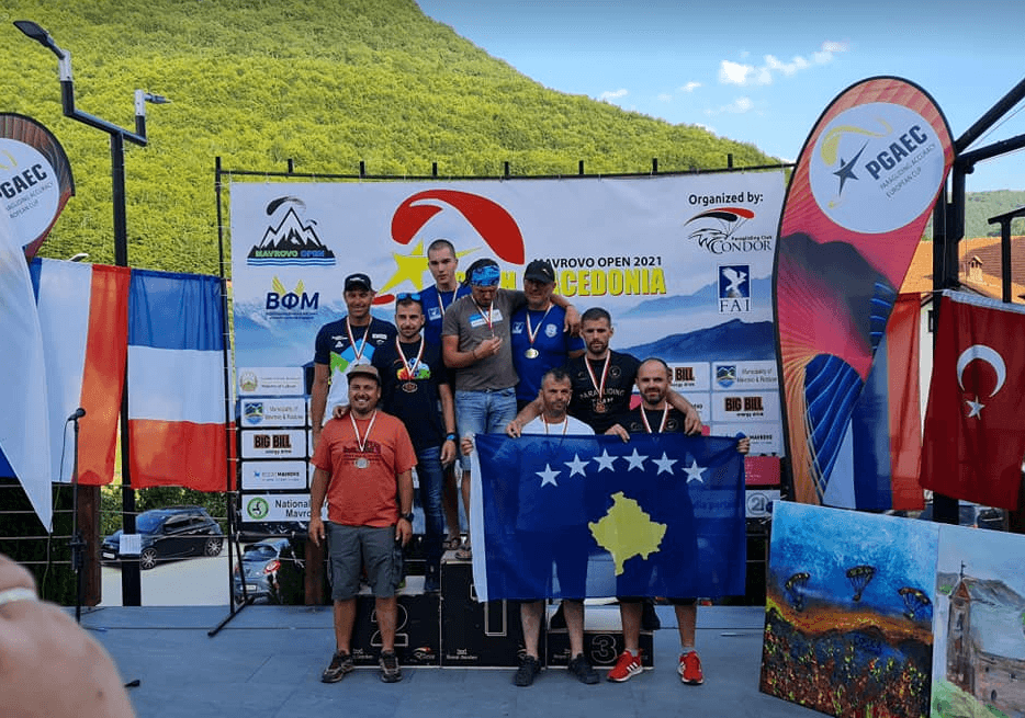 Kosova e 10-ta në botë në sportin e Paraglajding