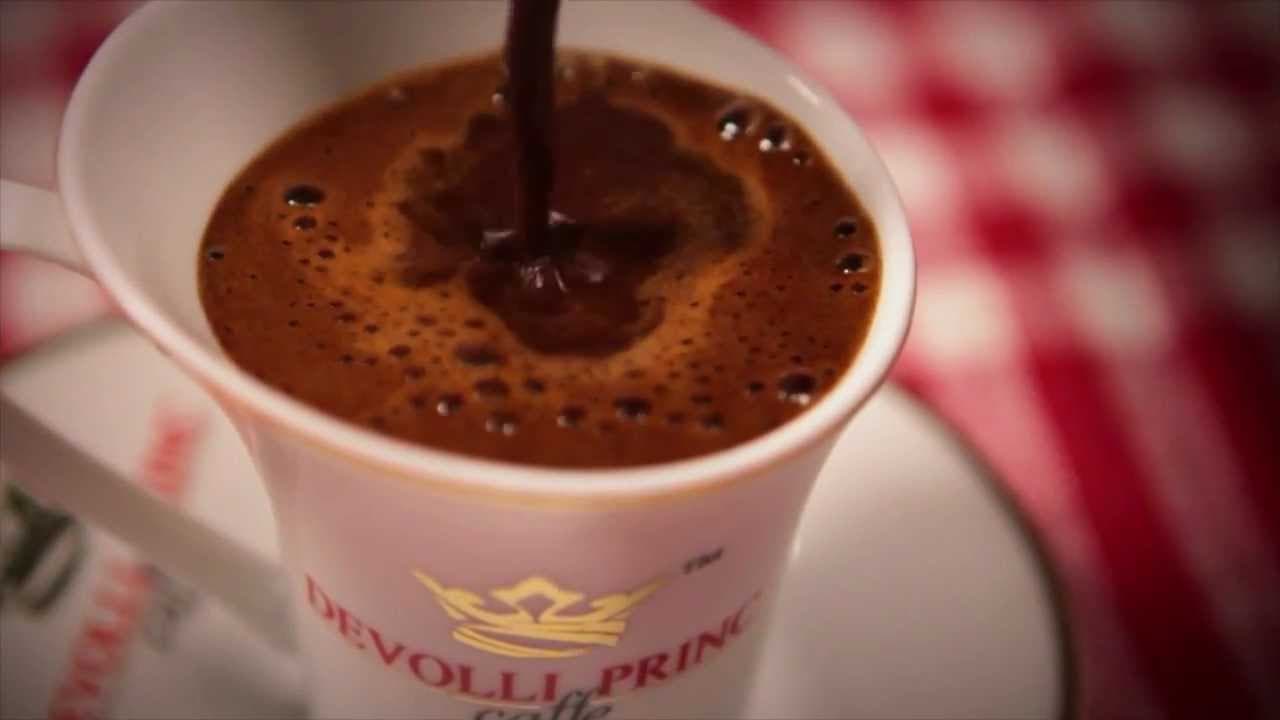 E thotë studimi: Pirja e kafesë zvogëlon rrezikun e infeksionit nga COVID-19