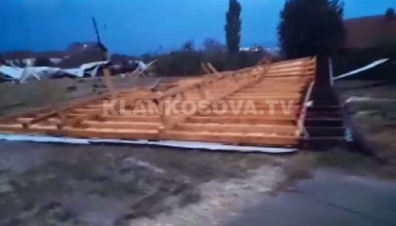 Vushtrri: Stuhia e madhe heq kulmin e një shkolle
