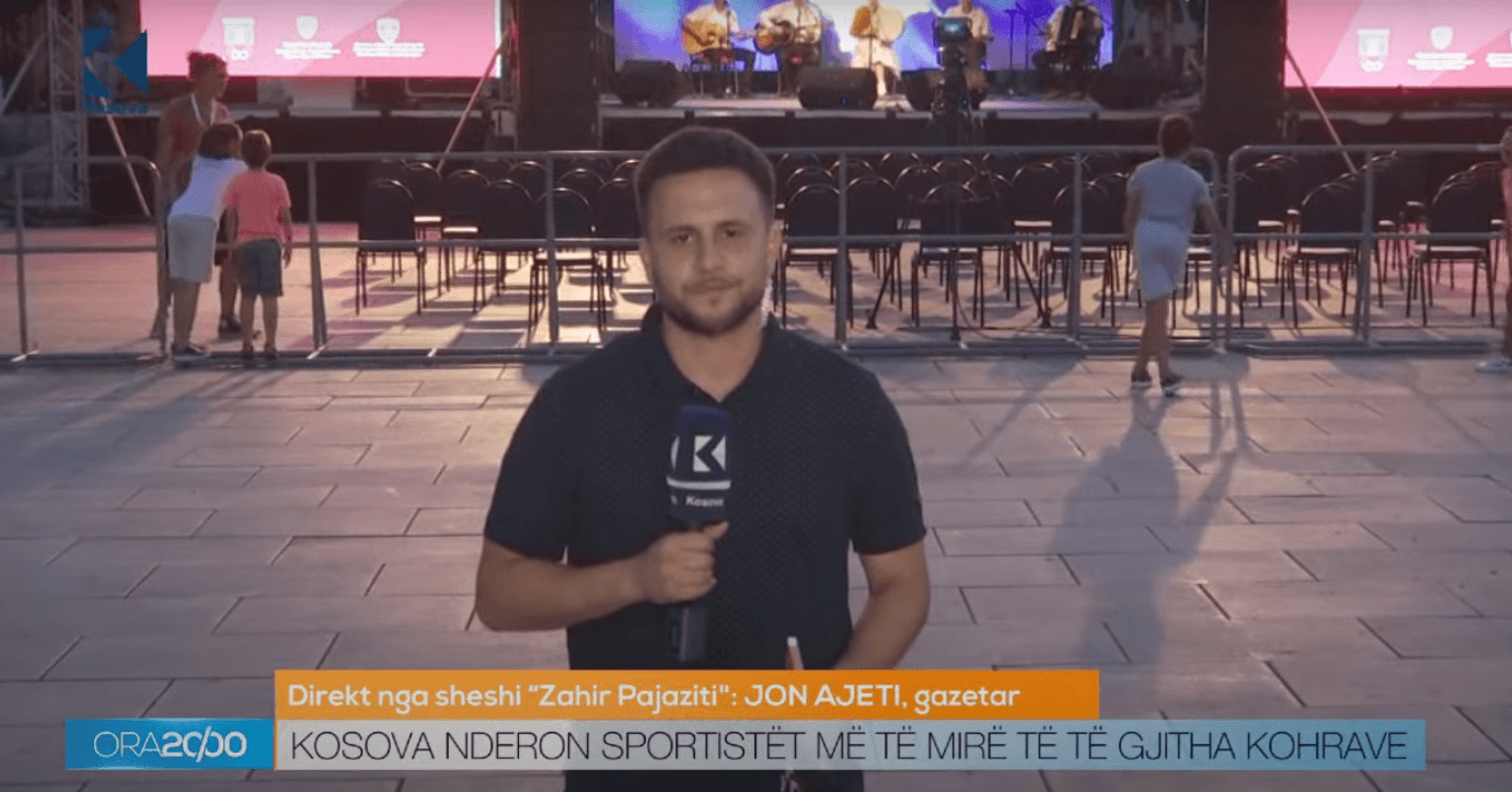 Gjithçka gati për festën në shesh për vajzat e arta (VIDEO)