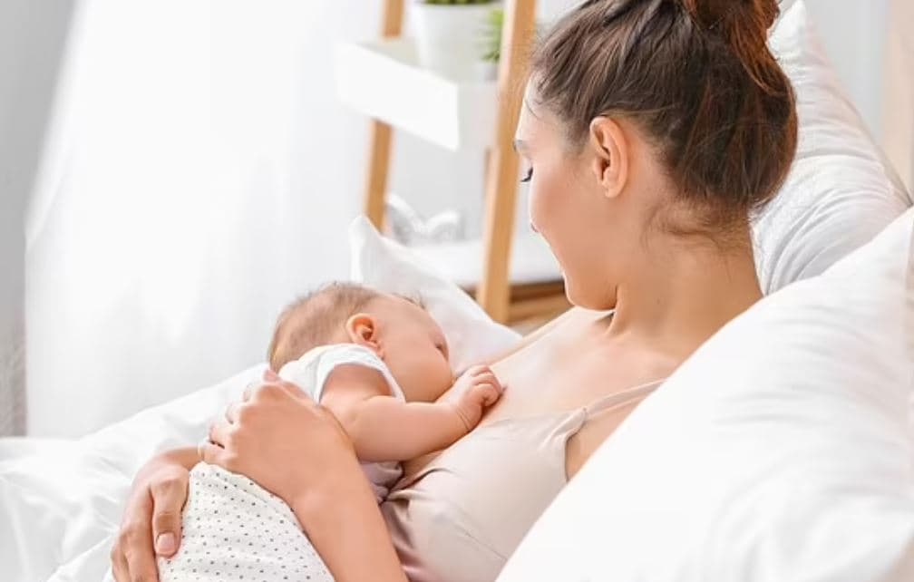 Qumështi i gjirit 'vret' bakteret e rrezikshme, sipas një studimi