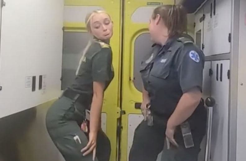 Motrat medicinale kritikohen pasi bëjnë “twerk” në automjetin e ambulancës (VIDEO)