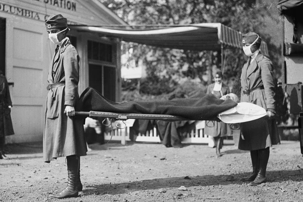 COVID-19 la të vdekur aq amerikanë sa gripi spanjoll në vitet 1918-1919 