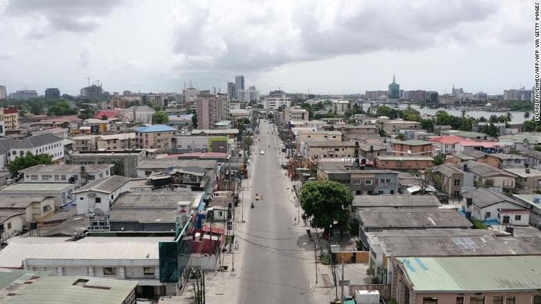 Rreth 20 përqind e nigerianëve humbën punën si pasojë e COVID-19