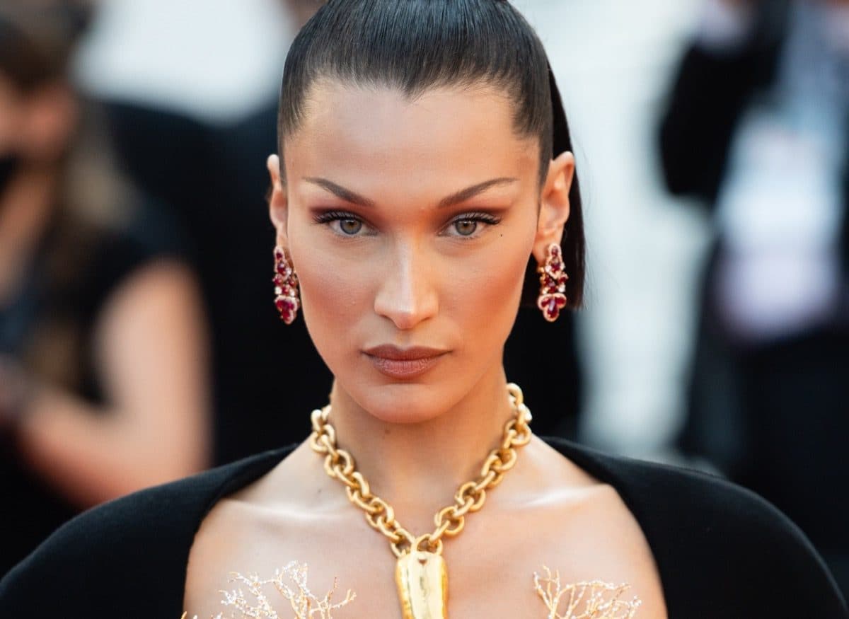 Bella Hadid zbulon operacionin plastik që ka bërë në moshën 14-vjeçare