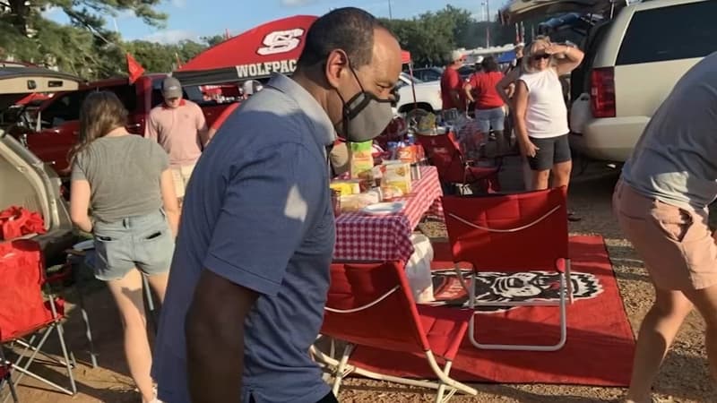 Trajneri i basketbollit ndihmon tifozin ta gjejë unazën e humbur të martesës