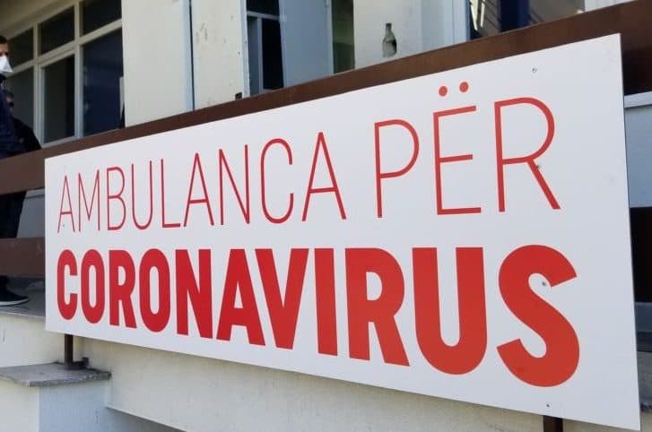 Sot dy vdekje dhe 783 raste të reja me COVID-19