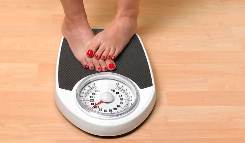 Tre mënyra të zgjuara për të humbur peshë pa dietë të rënduar