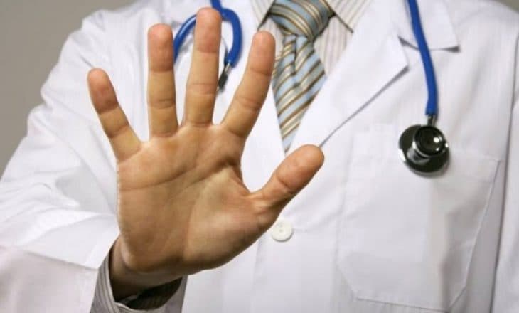 Prishtinë: Mjeku ia rikthen shenjat vitale të jetës një personit