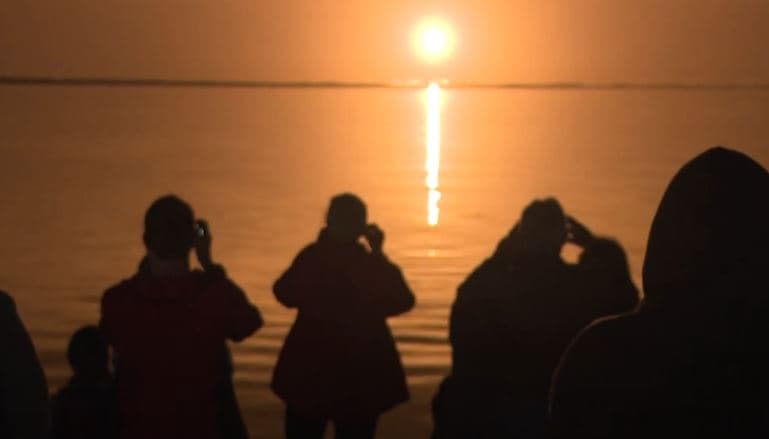 Spektatorët shikojnë nisjen e raketës SpaceX nga Florida (VIDEO)