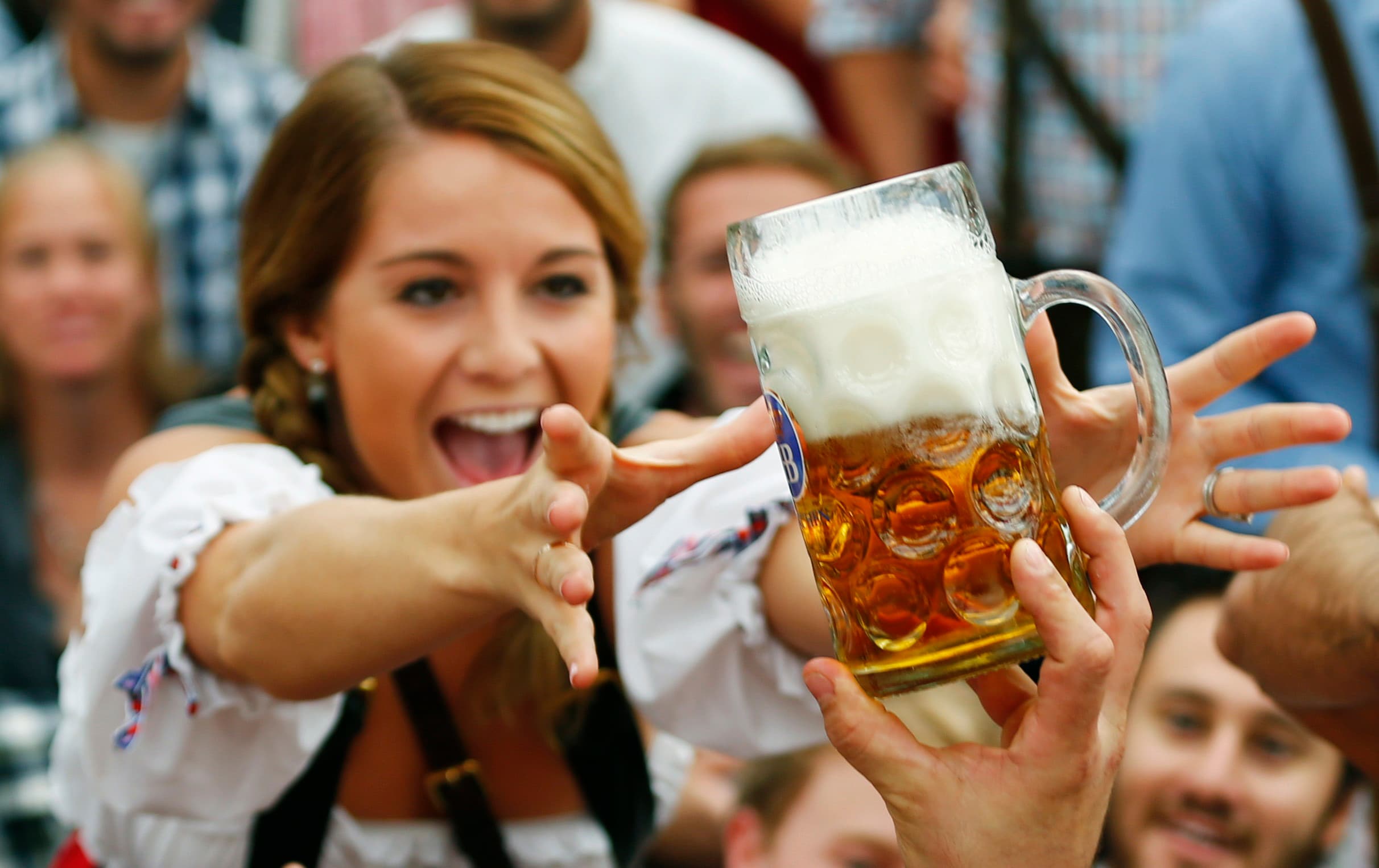 Dashamirë, gëzohuni - birra ju bën më të mirë në seks!