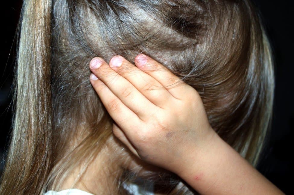 Disa fëmijë të shtruar në spital me COVID-19, kanë simptoma të vazhdueshme neurologjike