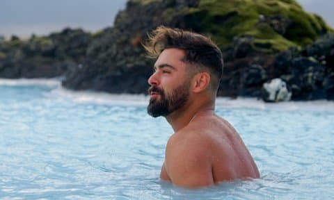 Zac Efron tregon se çka e mban atë me këmbë në tokë