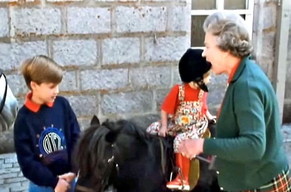 Si reagoi Mbretëresha Elizabeth kur vogëlushja Eugenie ia shkeli këmbën?