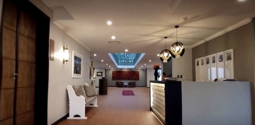 Shtëpia ikonë e Mandelës hapet si hotel luksoz (VIDEO)