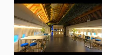 Aeroplani i pensionuar shndërrohet në një hapësirë festash e eventesh (VIDEO)