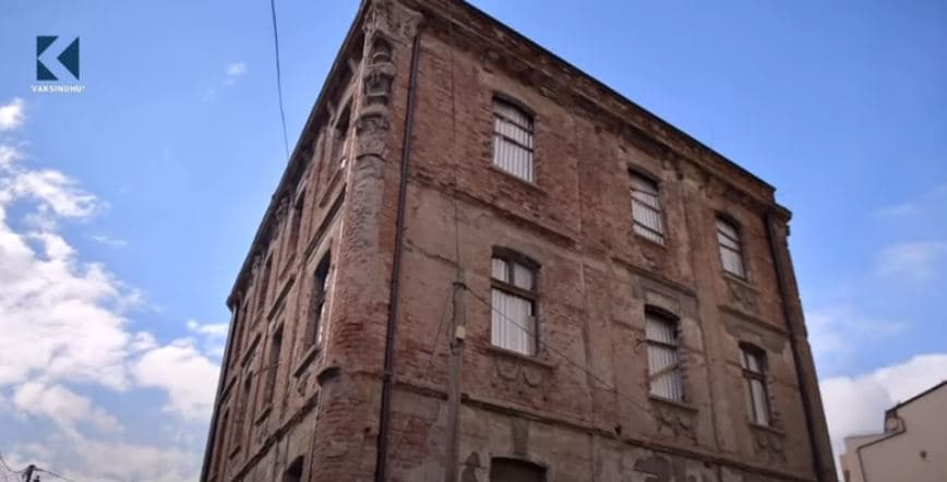 Çka raportoi Klan Kosova për shtëpinë e Xhafer Devës pak orë para reagimit të ambasadorit gjerman? (VIDEO)