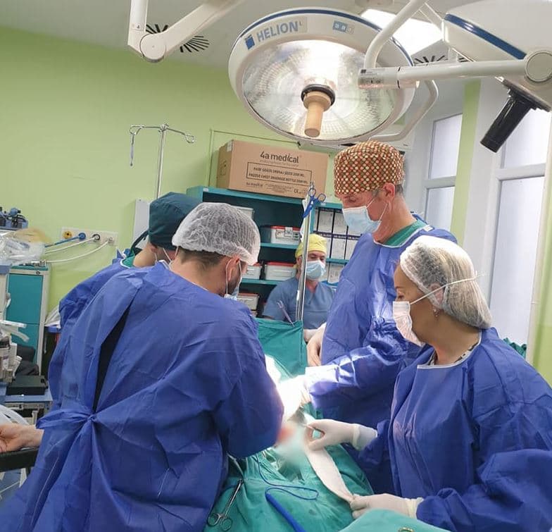 Në QKUK kryhet me sukses një operacion i rrallë i çrregullimeve abdominale