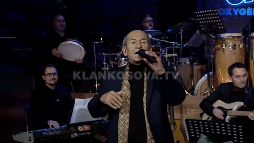 Shuhet nga jeta këngëtari Luan Hajra (VIDEO)