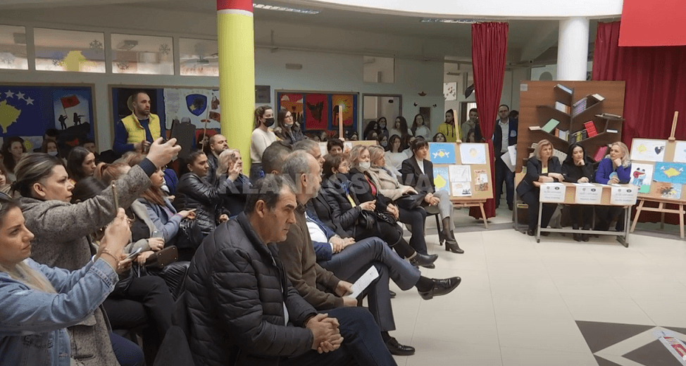 Nxënësit testohen për pavarësi me test digjital (VIDEO)