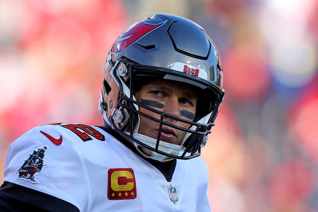 Zbulohet paga e Tom Brady nëse luan për sezonin 2022