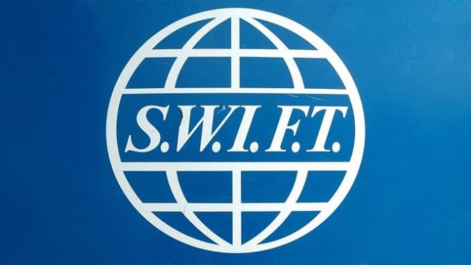Aleatët perëndimorë heqin bankat ruse nga SWIFT
