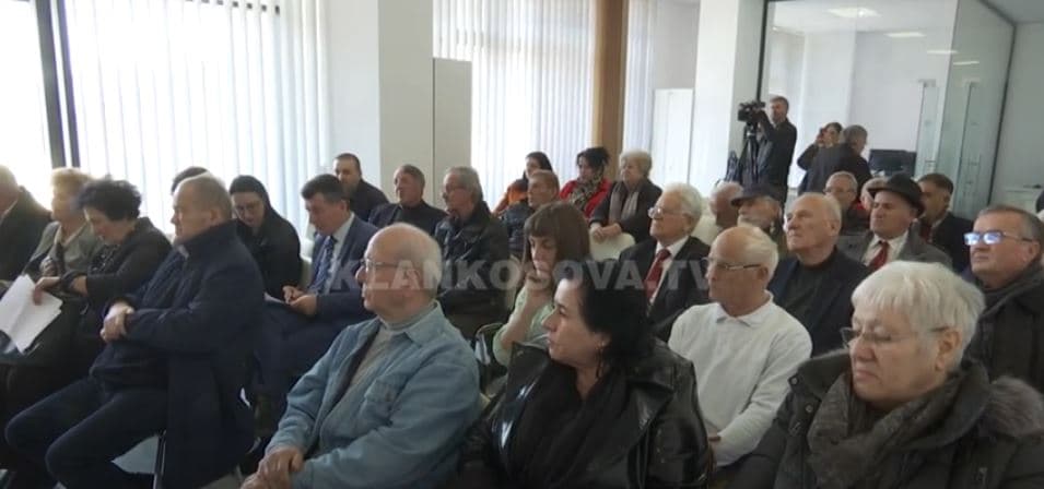 Poezitë shkruhen për dashuri, por edhe për pleqëri (VIDEO)