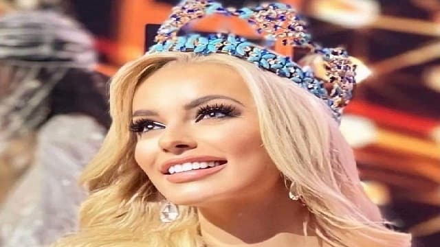 Polakja Karolina Biewleska zgjidhet "MISS BOTA"