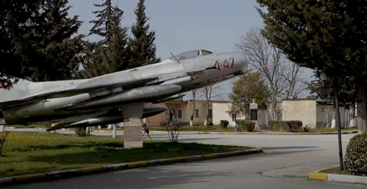 Baza ajrore e Shqipërisë do të bëhet bazë taktike e NATO-s (VIDEO)