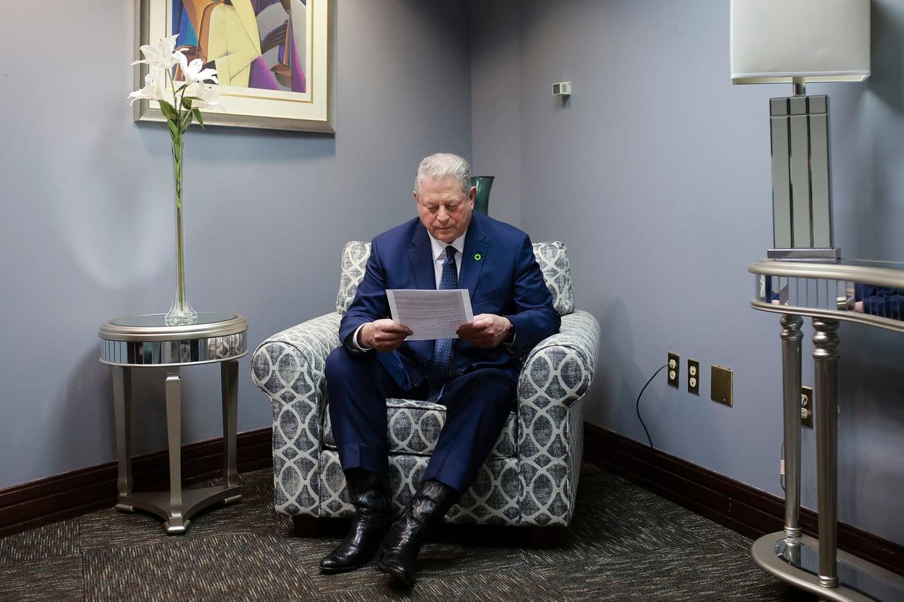 Kaubojët besnikë: Al Gore në Amerikë, Rifat Latifi në Kosovë (FOTO)