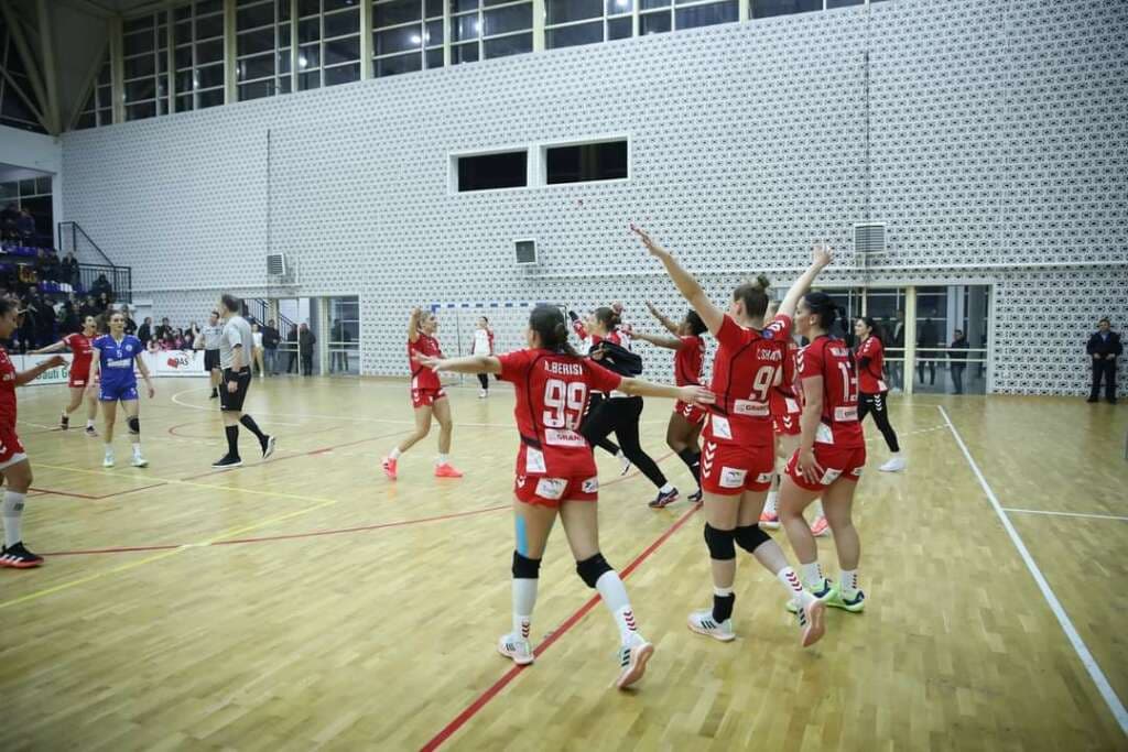 Istogu eliminon kampionen, kalon në finale