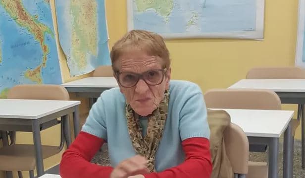 Gruaja italiane përgatitet që të fillojë shkollën e mesme në moshën 90 vjeçare