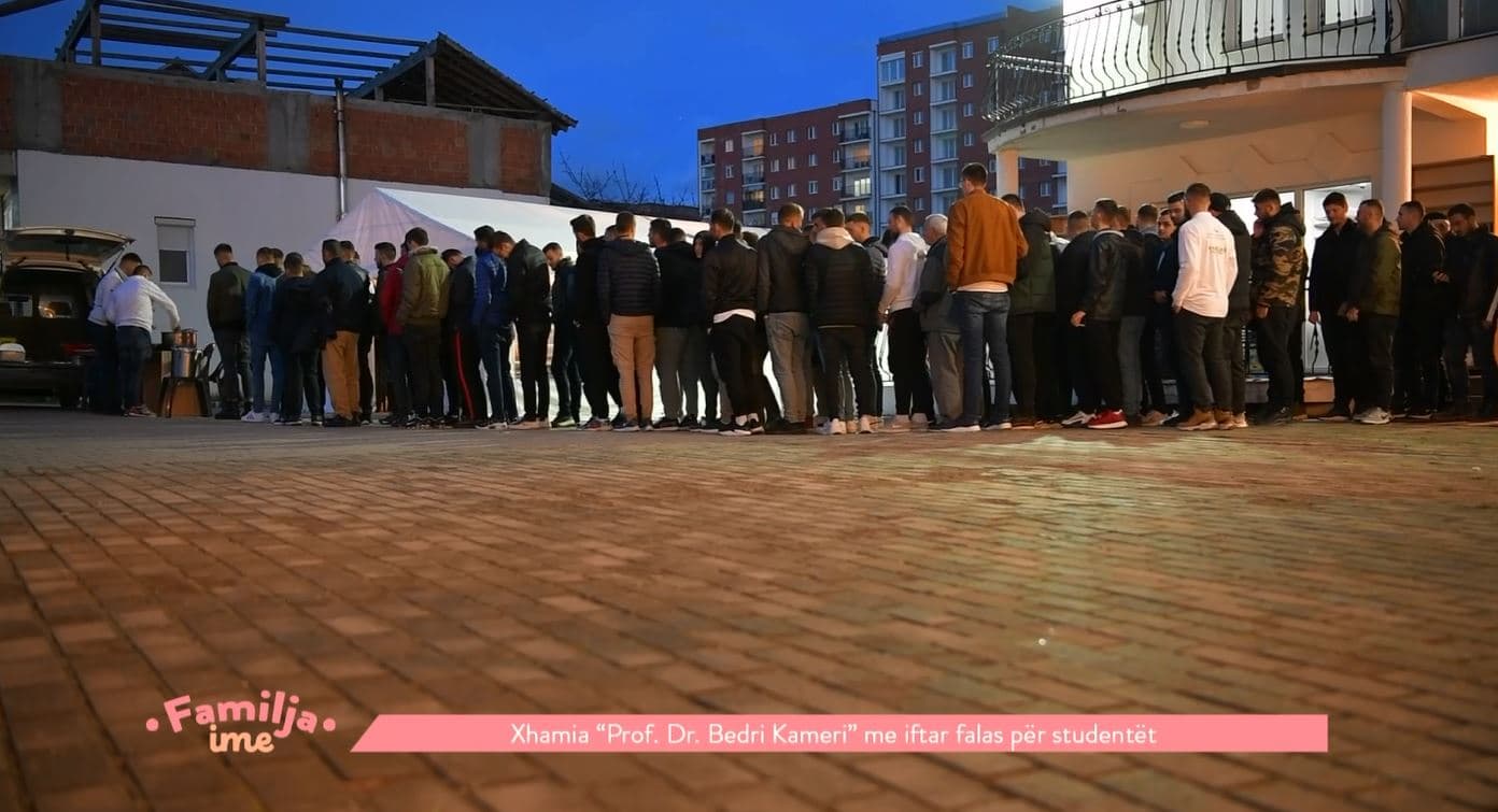 Xhamia “Prof. Dr. Bedri Kameri” me iftar falas për studentët (VIDEO)