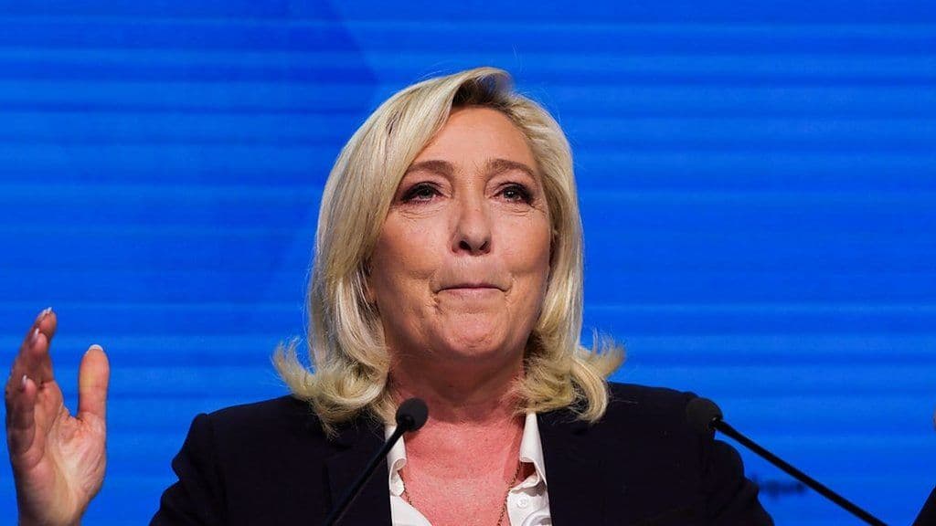 A mund t'i fitojë Marine Le Pen zgjedhjet franceze? (VIDEO)