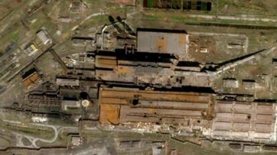 Ukraina thotë se s’ka marrëveshje me Rusinë për evakuimin e civilëve nga fabrika “Azovstal”
