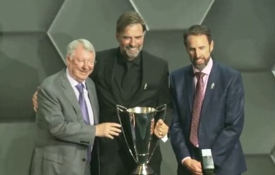 Jurgen Klopp shpallet trajneri më i mirë i sezonit në Premier League (VIDEO)